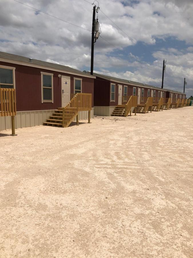 Monahans Country Inn Exterior photo