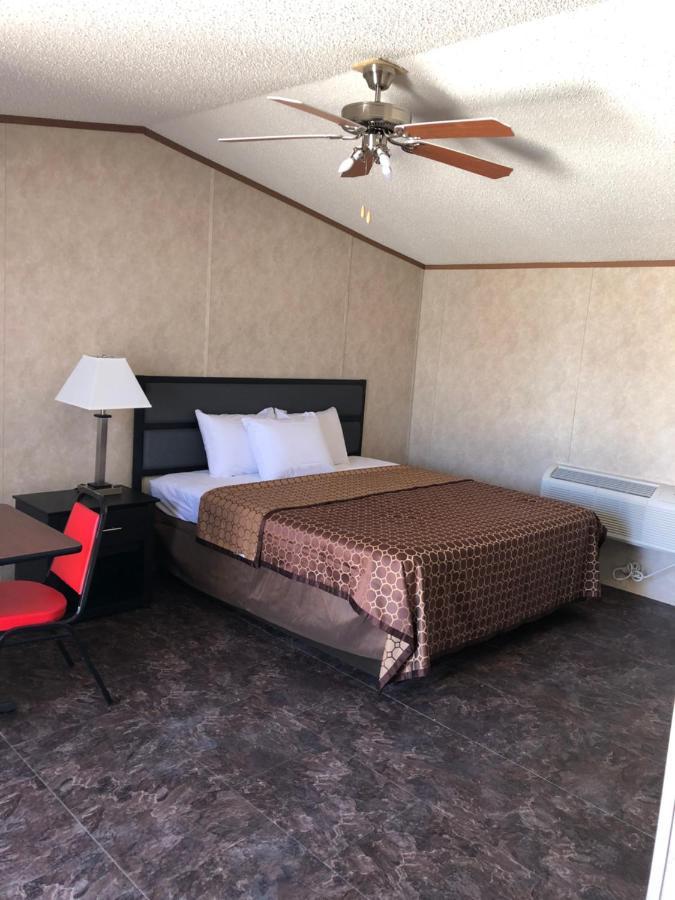 Monahans Country Inn Exterior photo