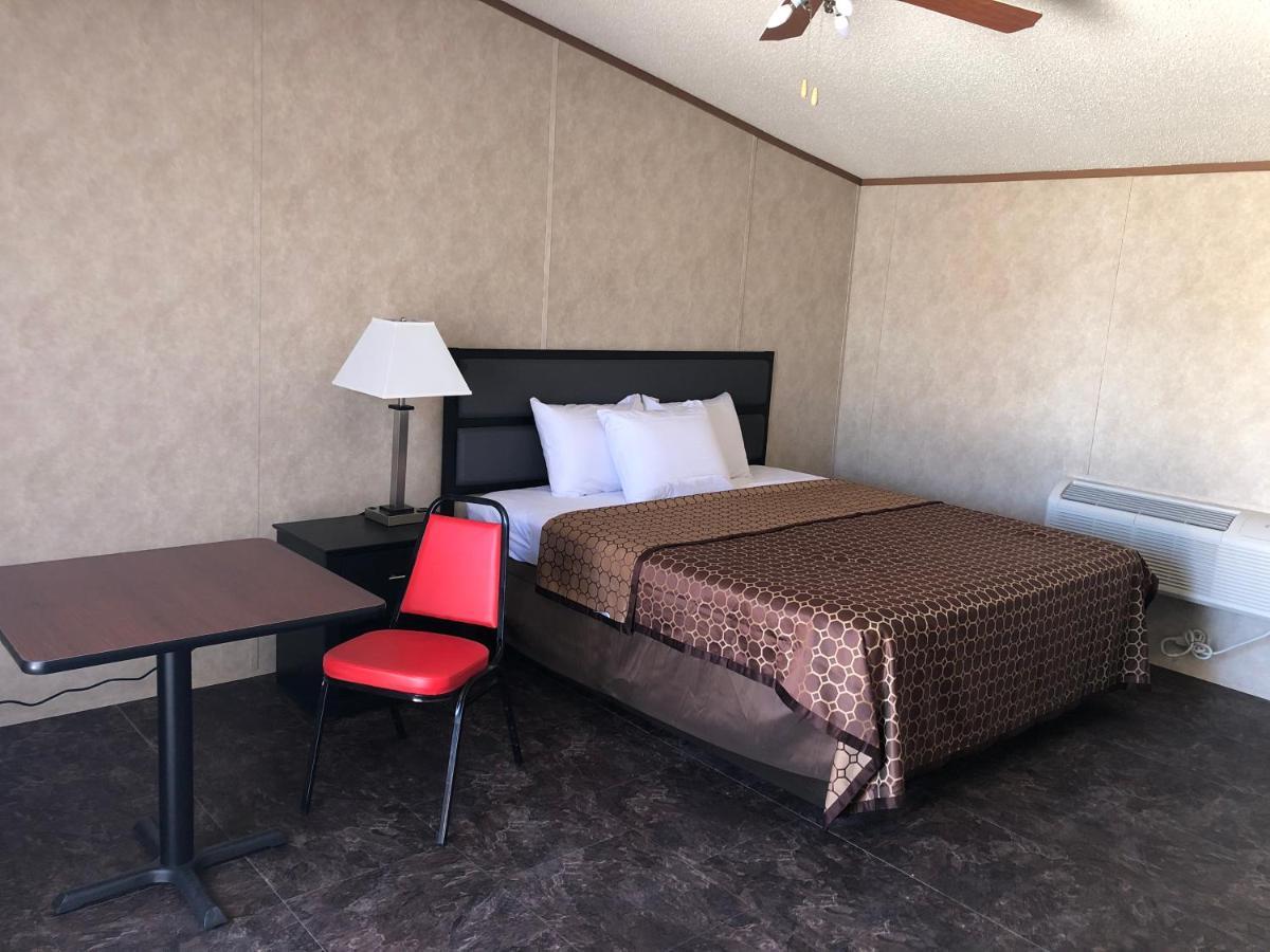 Monahans Country Inn Exterior photo